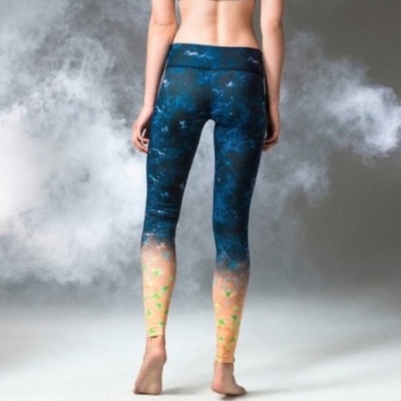 Onzie Time Travel Galaxy Yoga Leggings M/L - Picture 1 of 6